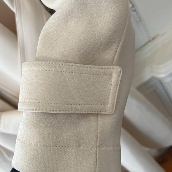 Theory Trench Coat - Picture 5 of 15